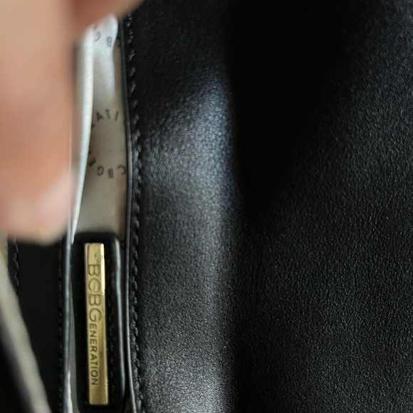 *NEW* Black Vegan leather BCBG Generation Clutch with wrist strap - Picture 7 of 9
